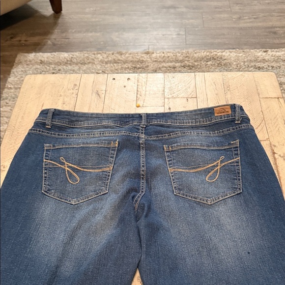 Jordache Blue Cropped Retro Style Jeans with Red Accents Size 18 - Picture 7 of 12